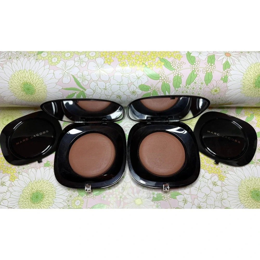 Marc Jacobs Foundation Lot of 2 Perfection Powder Featherweight‎ 800 Cocoa Deep